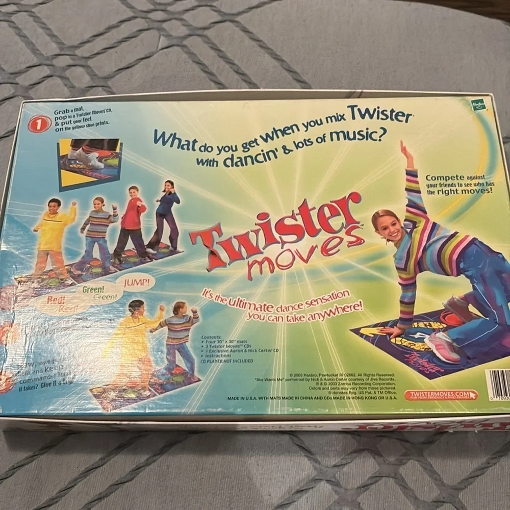 Twister moves dance edition with 3 music CDs & 144 dance sessions NIB